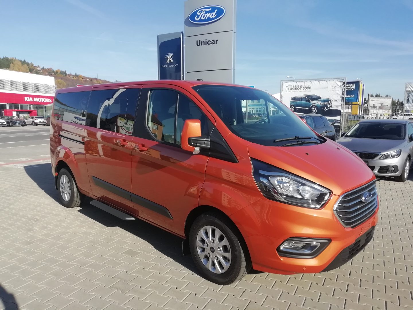 ford tourneo family