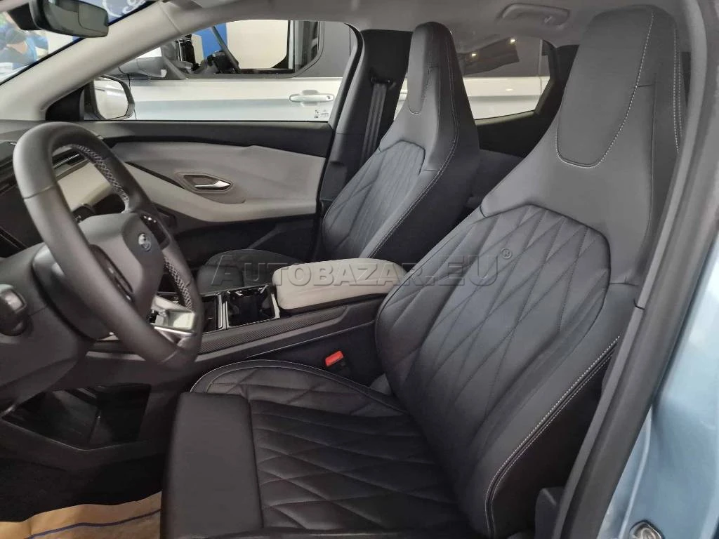 Ford Explorer - Image 8