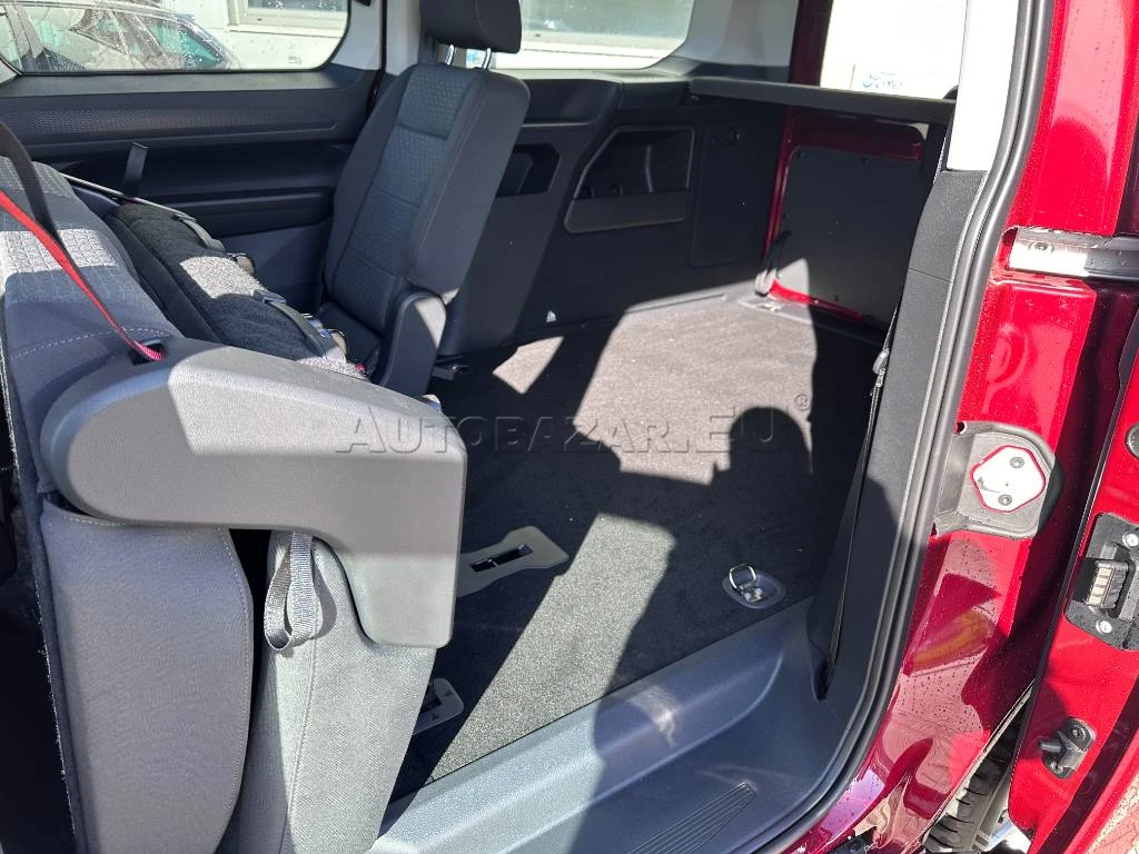 Ford Tourneo Connect - Image 8