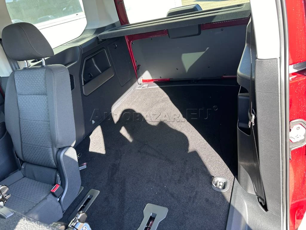 Ford Tourneo Connect - Image 9