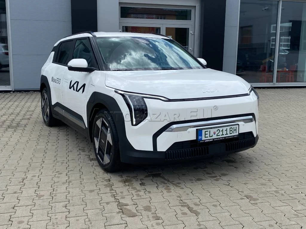 Kia EV3 - Image 2
