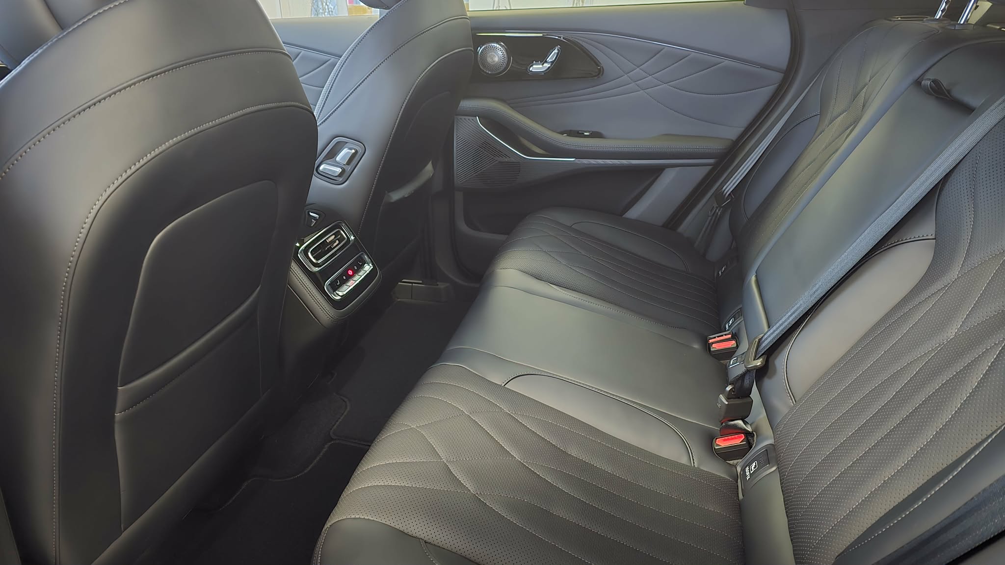 OMODA 9 PREMIUM - Image 13