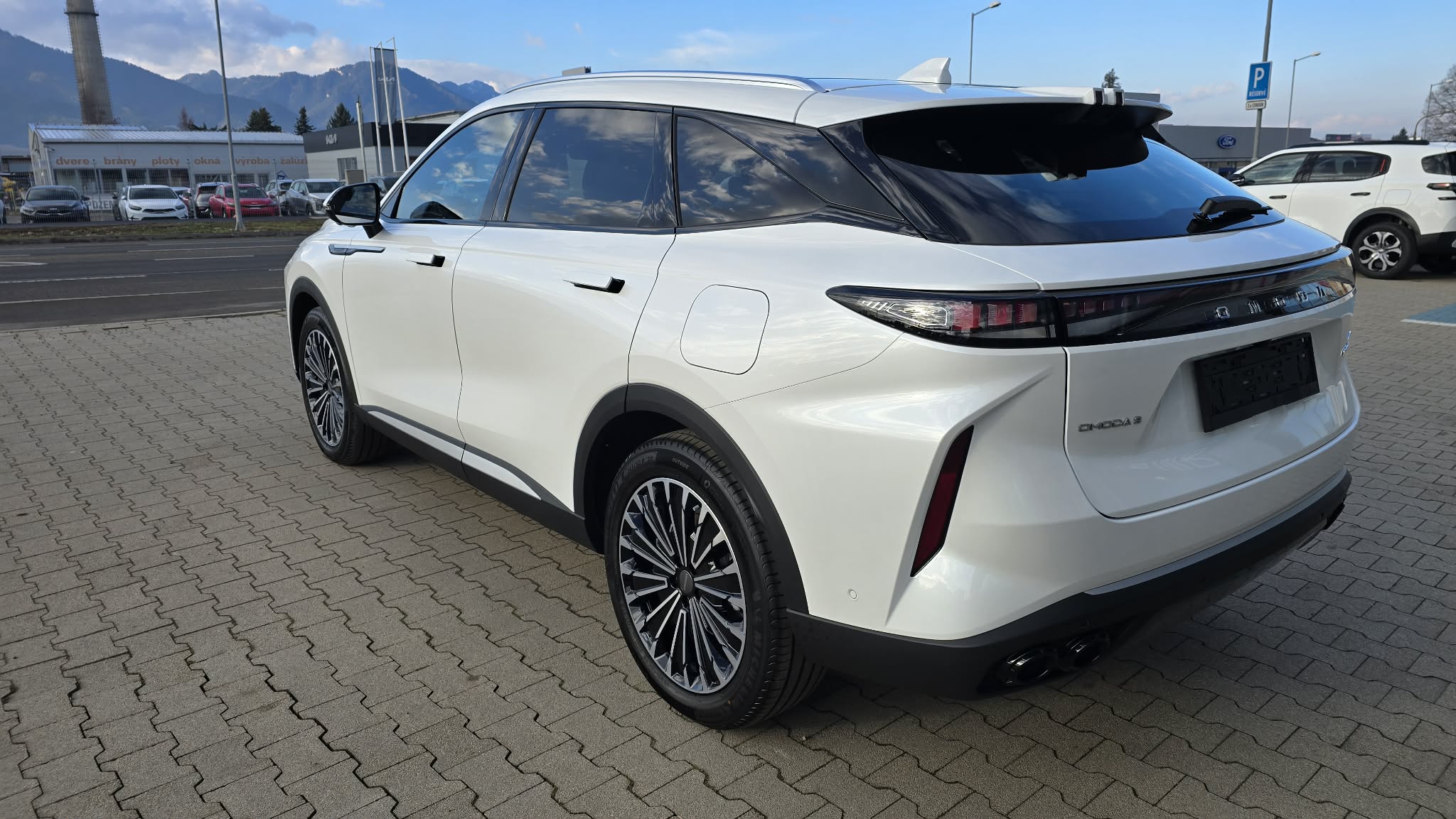 OMODA 9 PREMIUM - Image 4