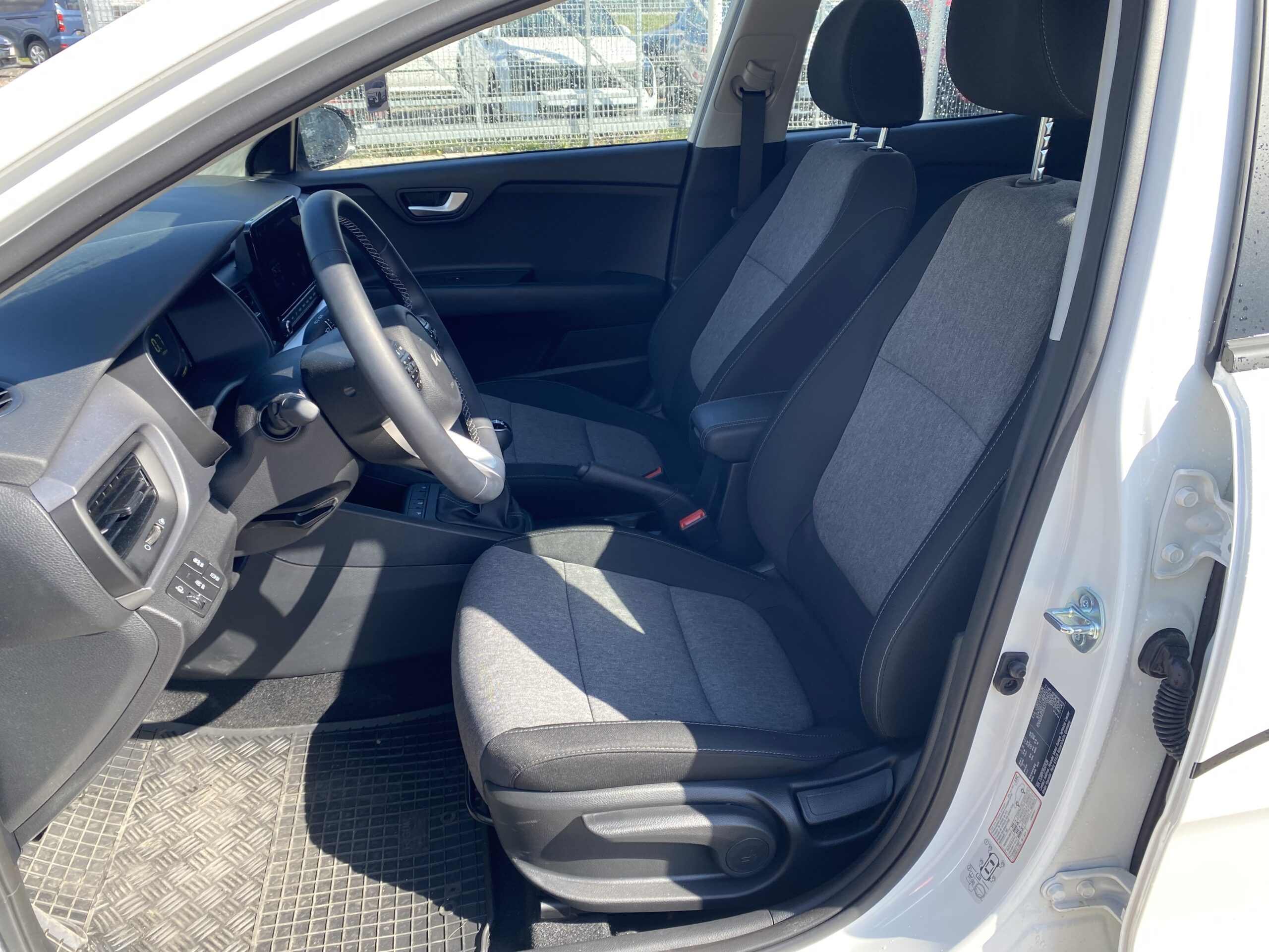 Kia Stonic - Image 6