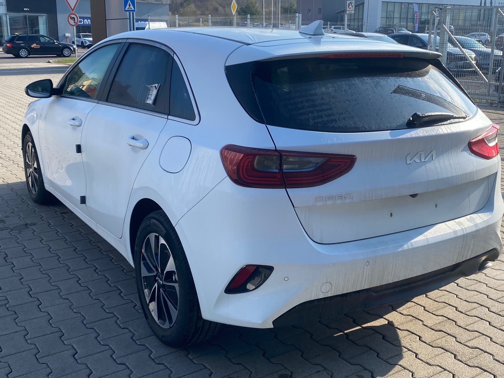 Kia Ceed - Image 4