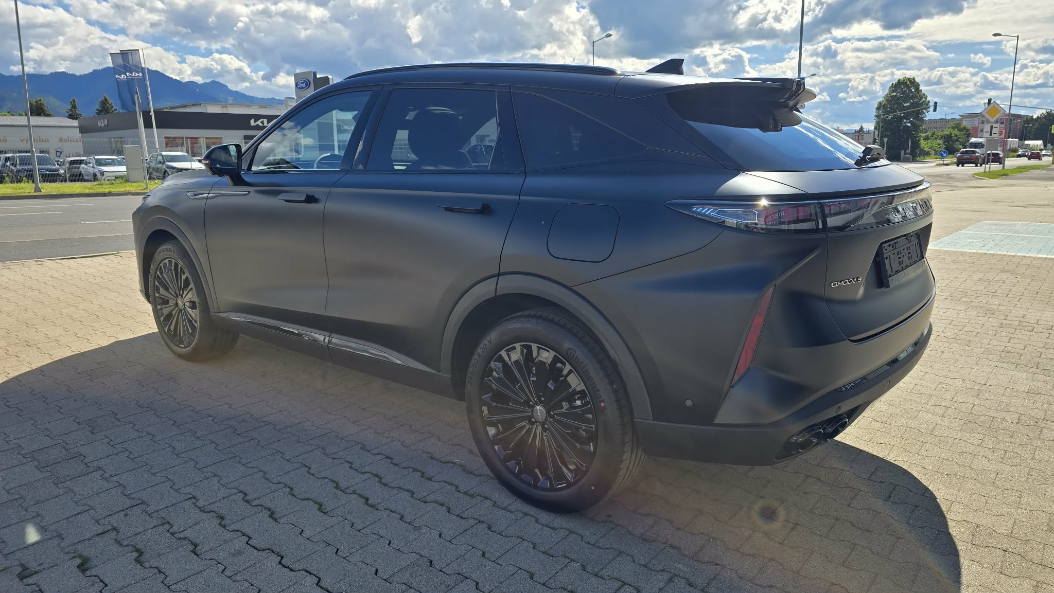 OMODA 9 Premium BLACK KNIGHT EDITION - Image 3