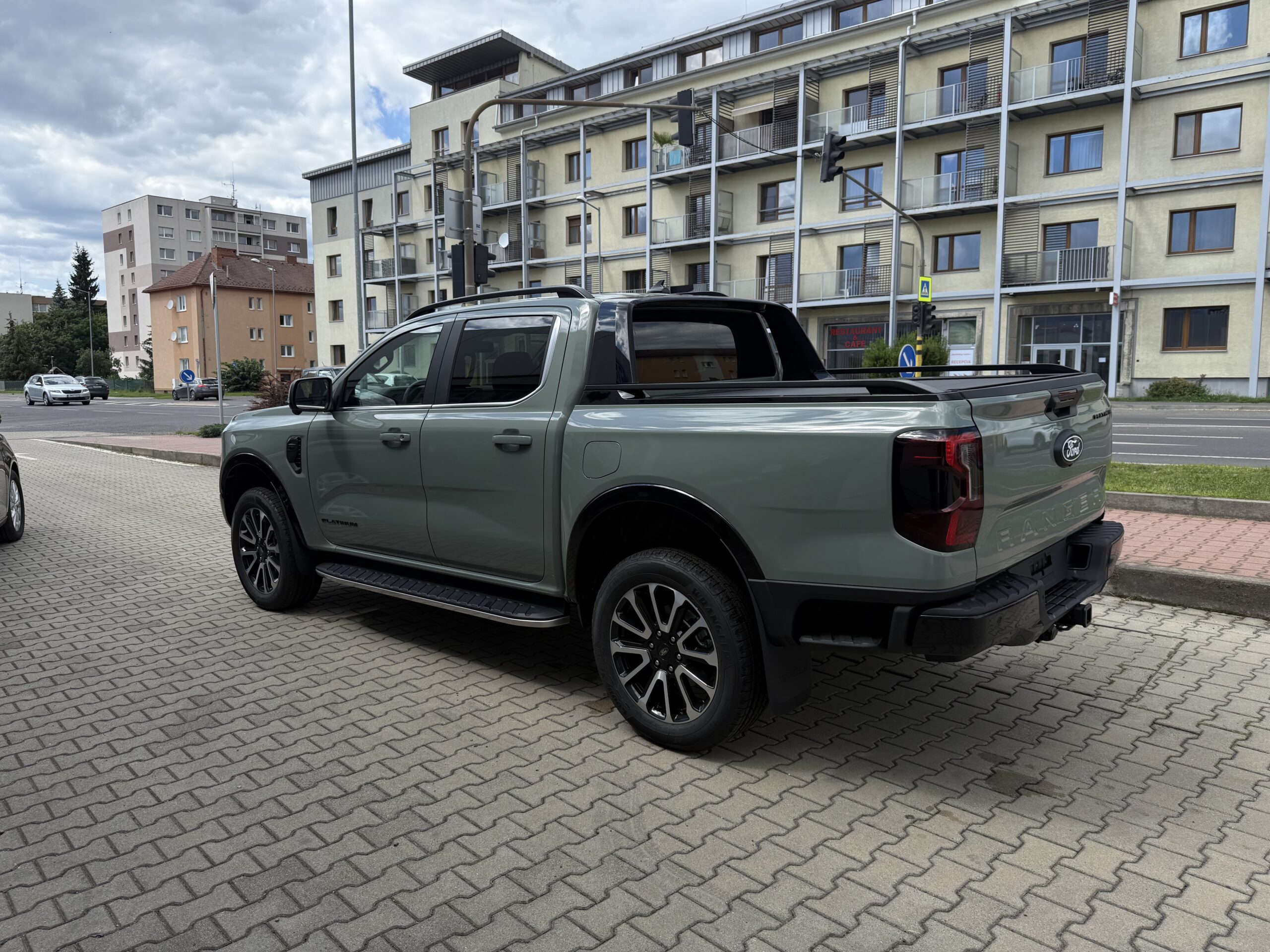 Ford Ranger 3.0 EcoBlue V6 240k A10 – e-4WD (177kW) Platinum - Image 3