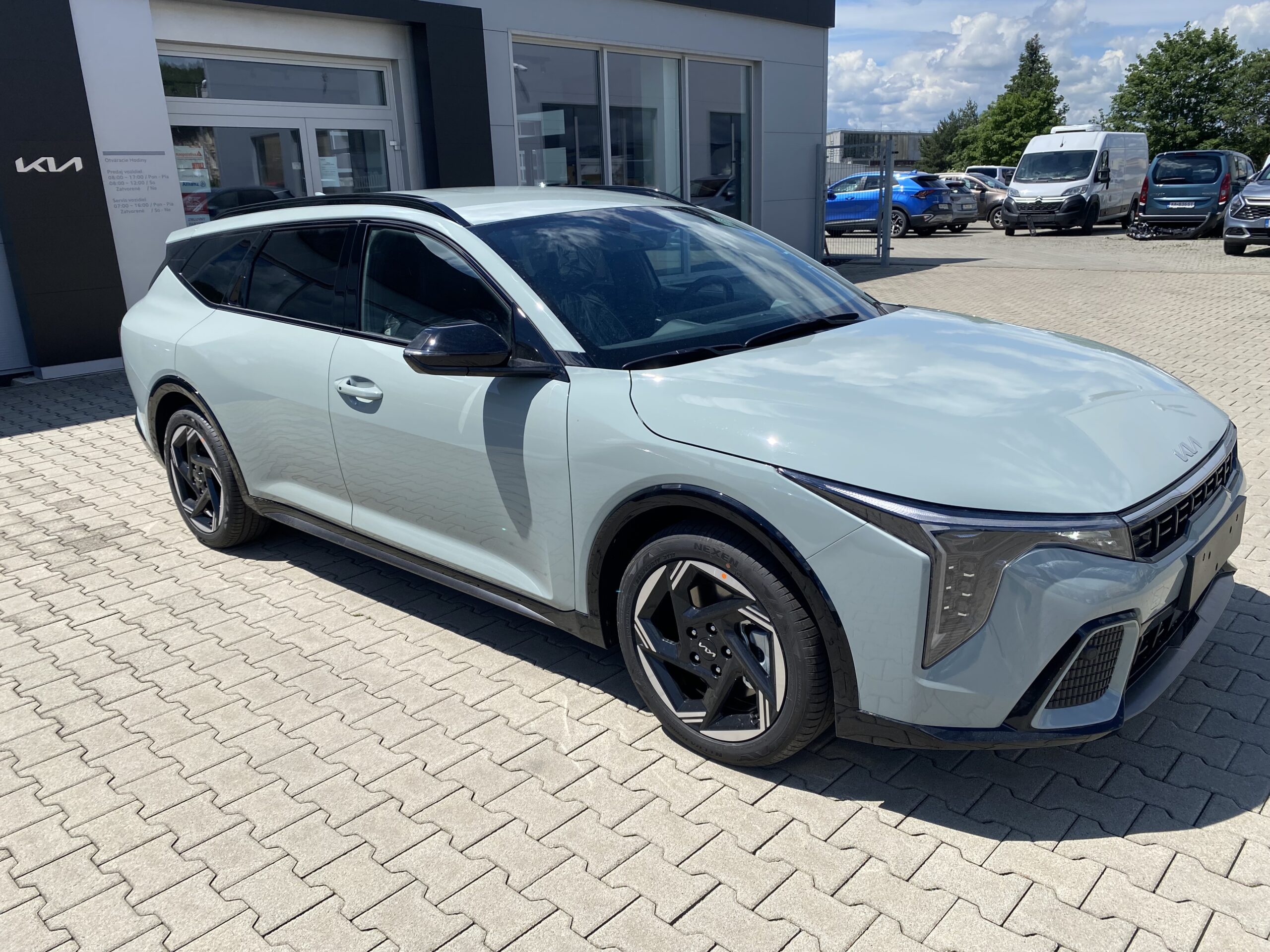 Kia K4 SW - Image 8
