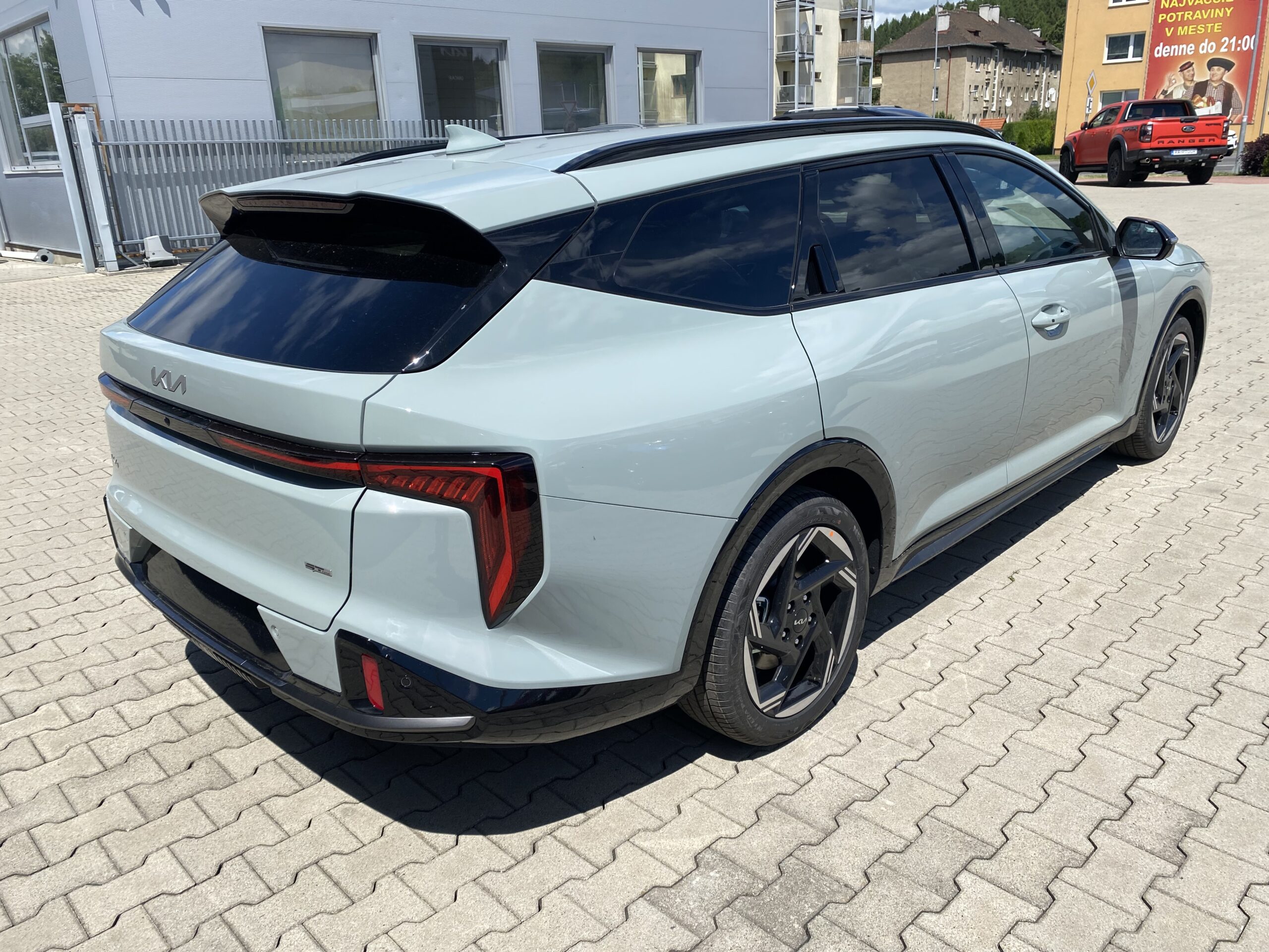 Kia K4 SW - Image 9