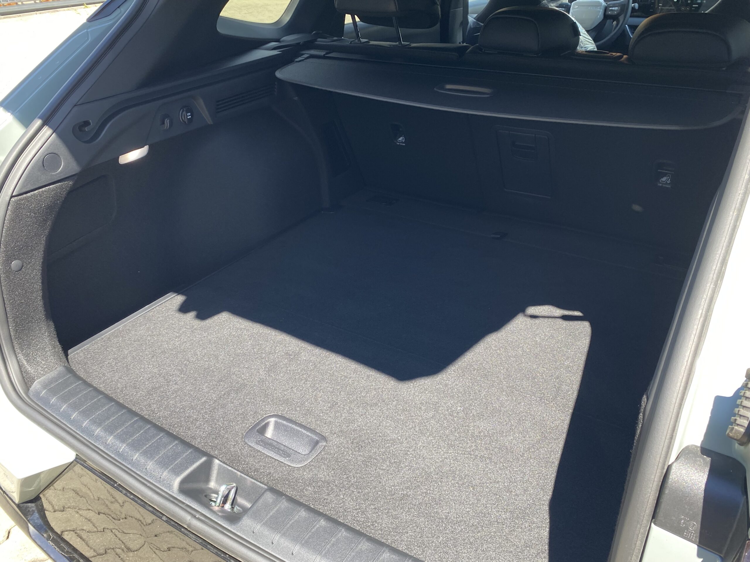 Kia K4 SW - Image 11