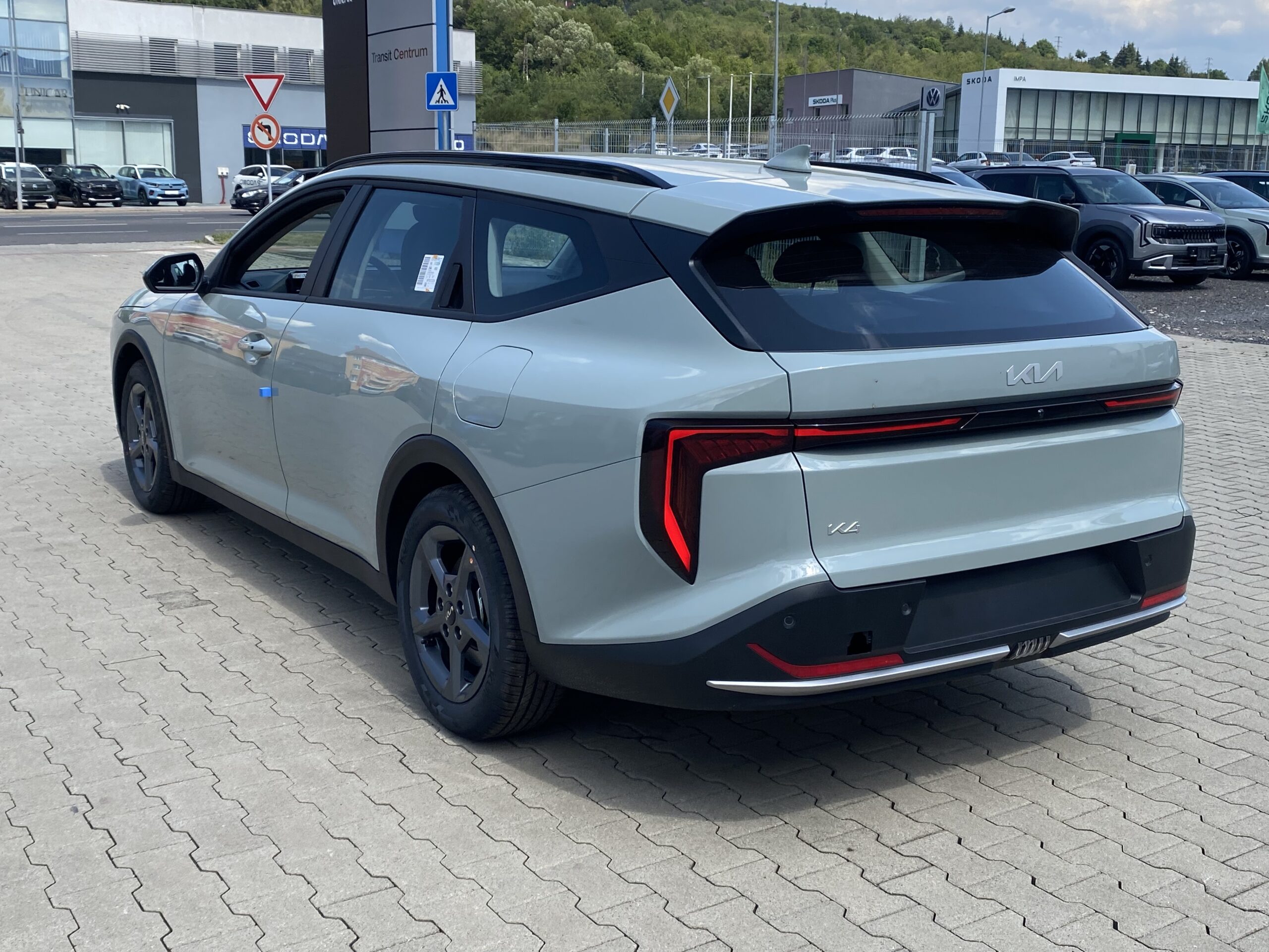 Kia K4 SW - Image 4